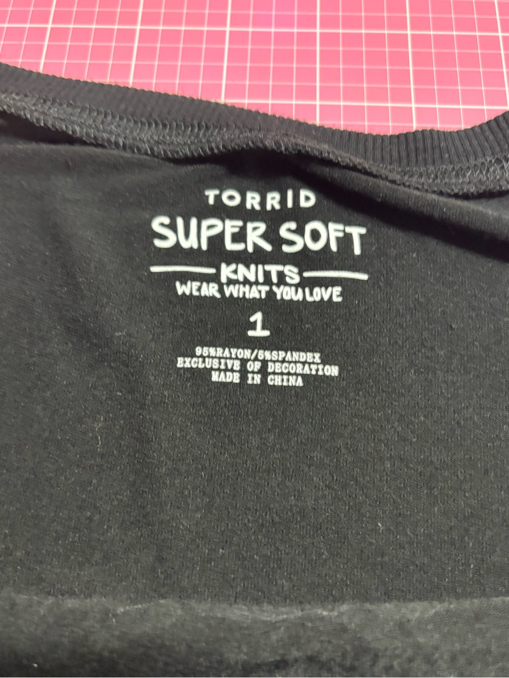 Torrid 1 Women 1X Black Sugar Dolman Skull Graphic Super Soft Knits Long Sleeve - Picture 6 of 12